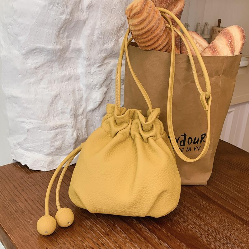 2026 New Niche Fashion Lucky Bag Korean Drawstring Bucket Crossbody Bag Women's Fashion Versatile Shoulder Messenger Bag