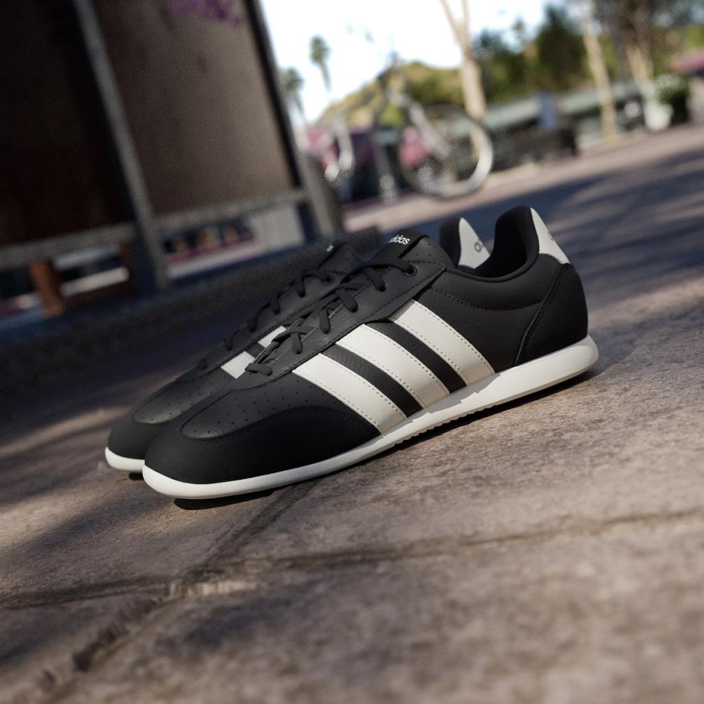 adidas BARREDA LO HQ7382 Unisex Sportswear Sneakers Core Black / Core White / Off White