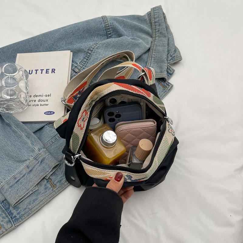 Fashion Crossbody Bags For Women Oxford Cloth Pillow Shell Shoulder Bag Large Capacity Travelling Casual Street Small Fabric Bag