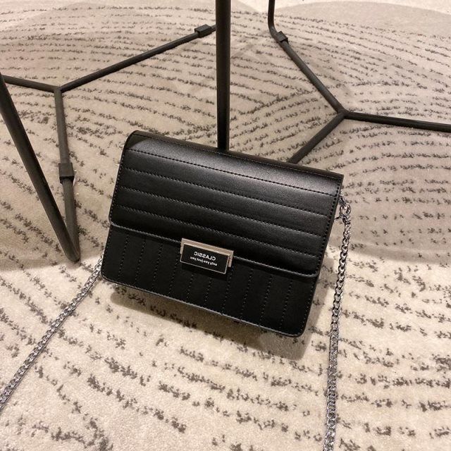 

Женская сумка, новинка 2023, модная сумка через плечо на одно плечо, женская сумка на цепочке, маленькая квадратная сумка в иностранном стиле M