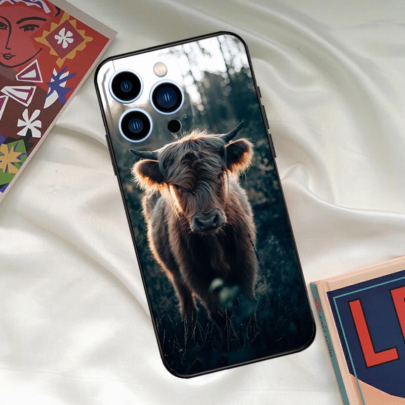 Highland Cows Phone Case For iPhone 16 15 14 12 11 13 17 Pro Max 15 16 Plus 13 Mini 16e 17 Air Funda Cover