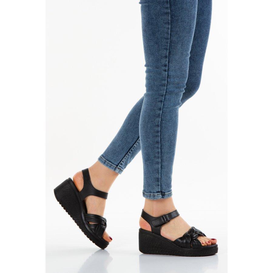 Damen-Freizeitsandalen aus Leder mit Keilabsatz