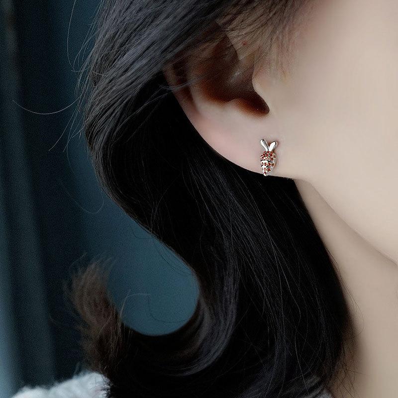 Asymmetric Hollow Radish Rabbit Earrings for Women Fresh Cute Simple Sweet Earrings