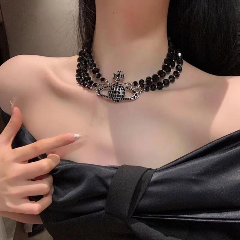Elegante mehrschichtige schwarze Kristall-Planeten-Anhänger-Halskette Perlenhalskette für modebewusste Frauen, die einzigartige Stile suchen