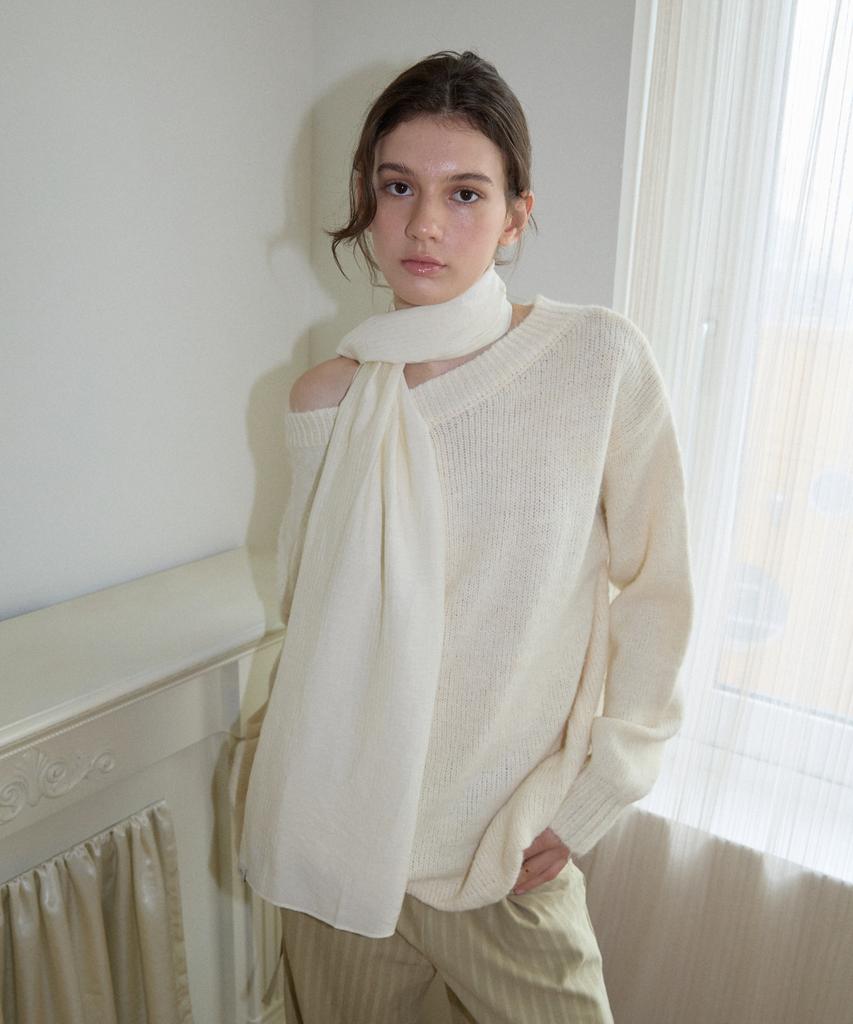 WIOE Soft Off-Shoulder Knit_Ivory