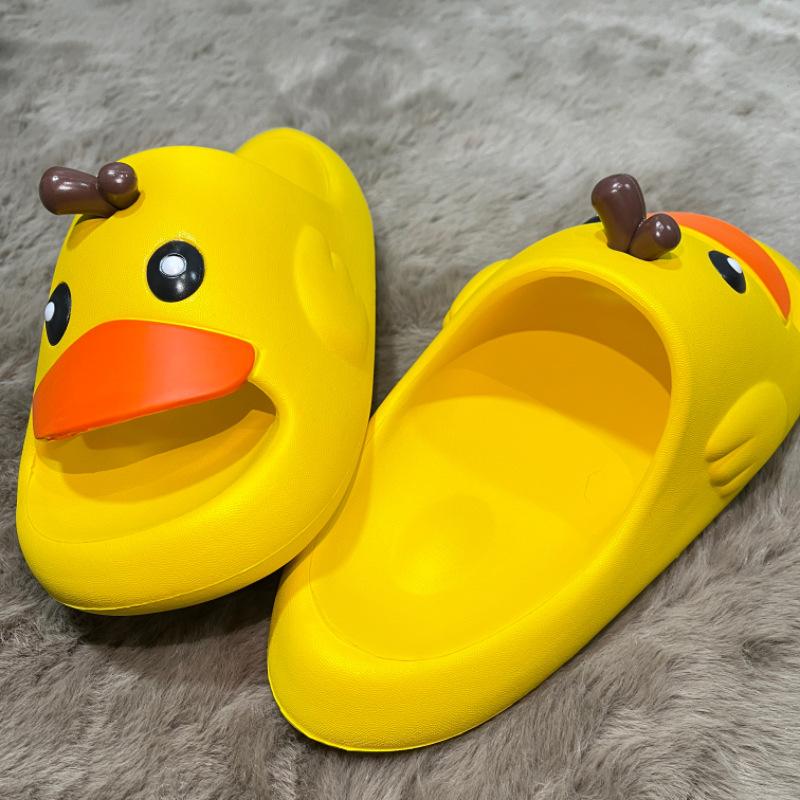 

Летние детские шлепанцы из ЭВА для детей среднего и старшего возраста, мультяшные шлепанцы на платформе для девочек, обувь для прилавка, маленький желтый утенок 210 [Inner length 20.5cm]