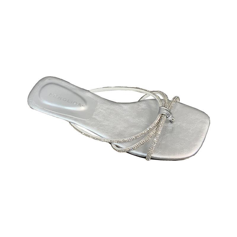 Thin strap rhinestone beach pink cool slippers 2025 new summer vacation one-word woman