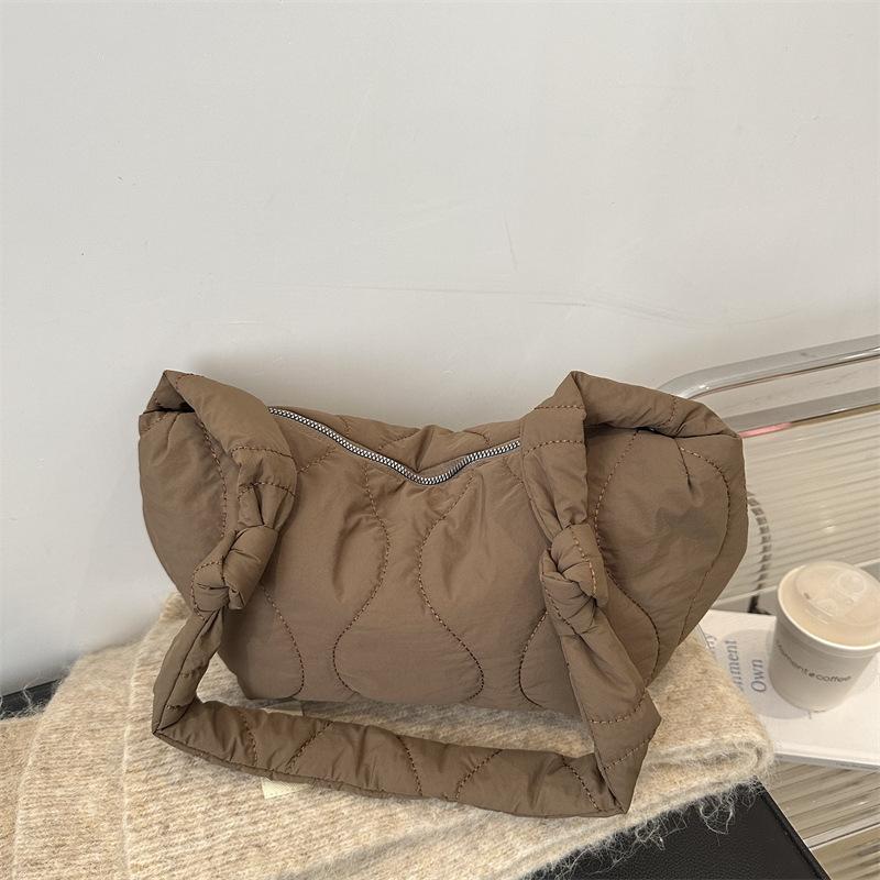 2025 Retro Shoulder Bag Winter Women's Messenger Bag Versatile Fashion Large Capacity Casual Nylon Dumpling Bag
