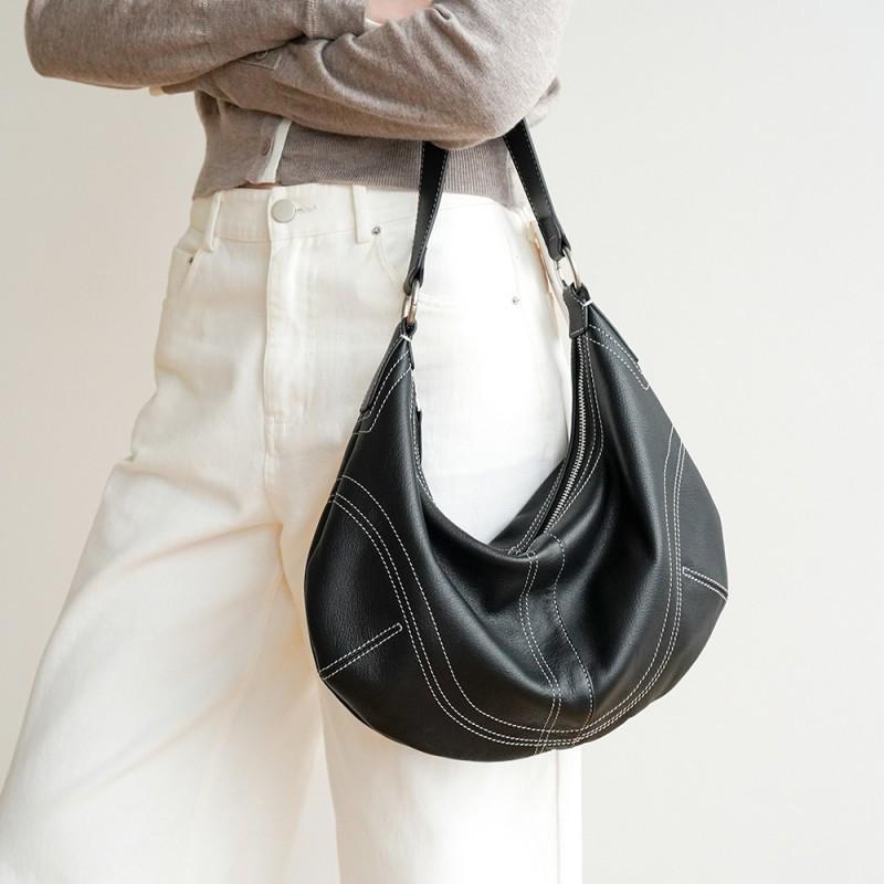 Small Niche Design Large Capacity Crossbody Bag Light Luxury High-end Feel Cowhide Women's Versatile Commuting Single Shoulder Armpit