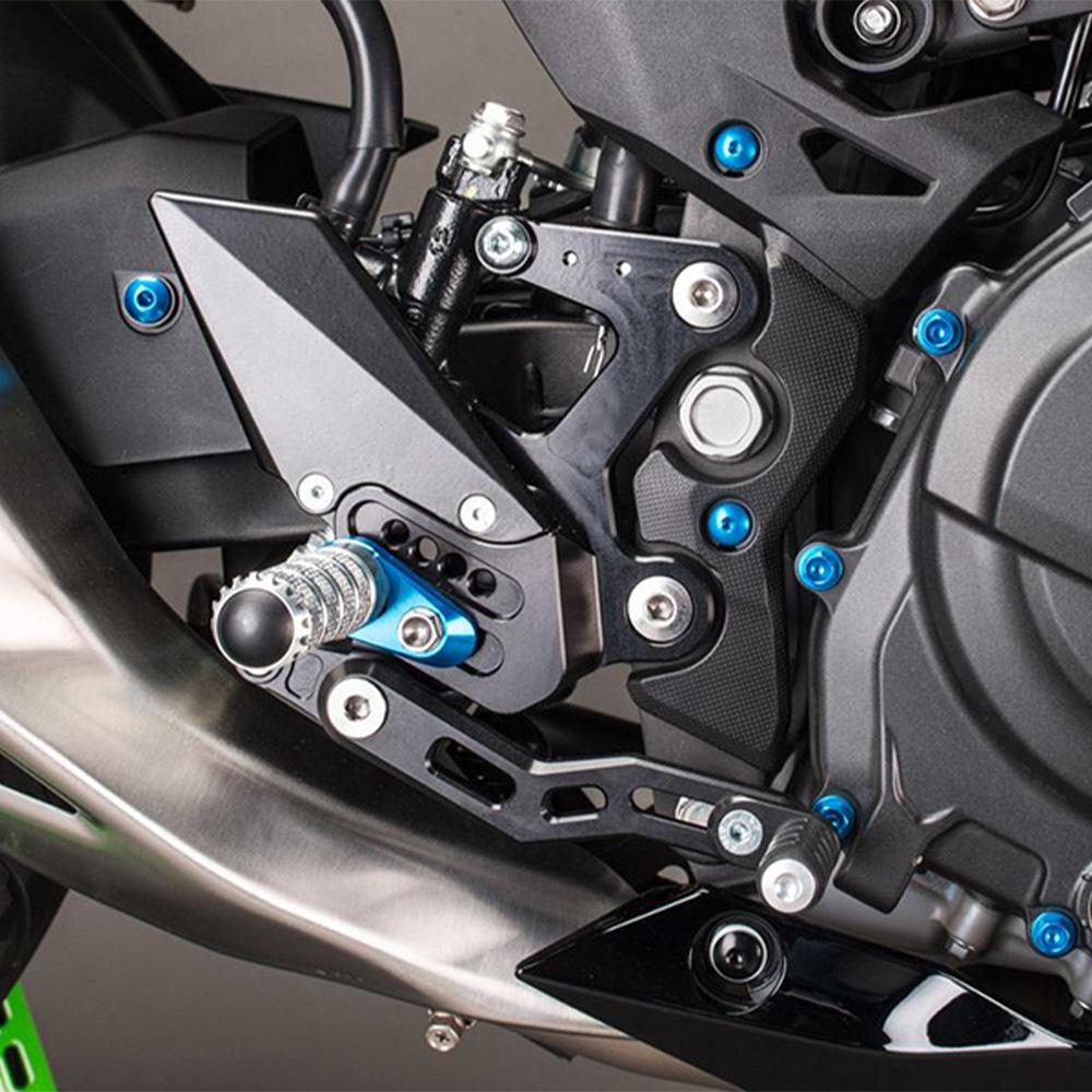 Kawasaki Z400/Ninja 400 (17-24) Modified Raised Footrest Bracket Assembly