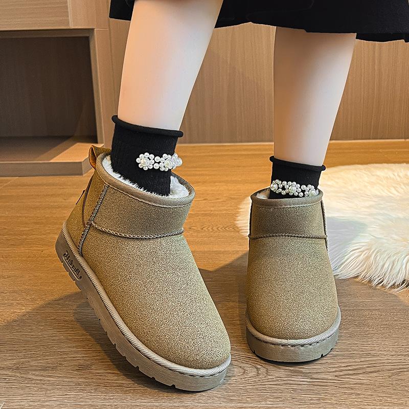 Snow boots women's winter new round head large size velvet cotton shoes student flat-soled short cotton boots