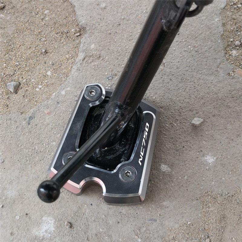 Spedizione Veloce per HONDA NC750X NC750S NC700X NC700S Cavalletto Laterale Estensione Cavalletto Pad Allargatore per NC 700X 700S 750S