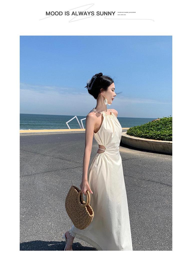 Design-Sense Waist-Baring Halter Dress: Slimming, Tie-Waist, Super-Fairy, Large-Hemmed Vacation Dress