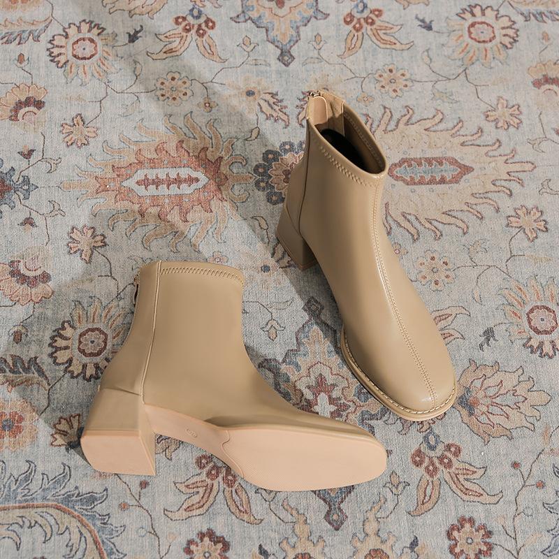Stiefel mit grobem Absatz für Damen, Herbst und Winter 2025, neues Internet-Berühmtheits-Explosionsmodell, vielseitig, schlicht, eckige Spitze, hoher Absatz, dünn, elastisch, kurzer Stiefel