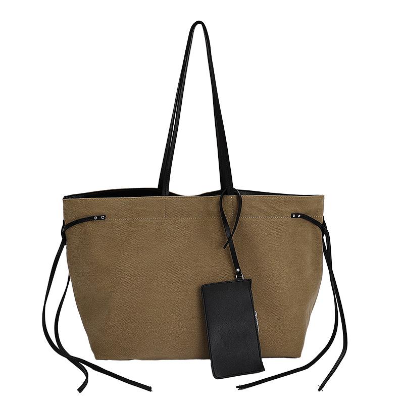 

2025 new autumn and winter retro casual large-capacity tote bag women s versatile commuter shoulder bag travel storage bag