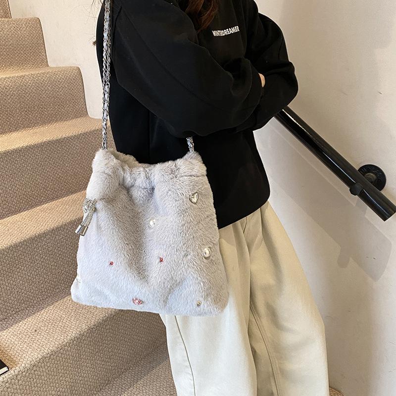 This year's popular bow bucket bag 2025 fashionable versatile shoulder bag popular simple chain messenger bag