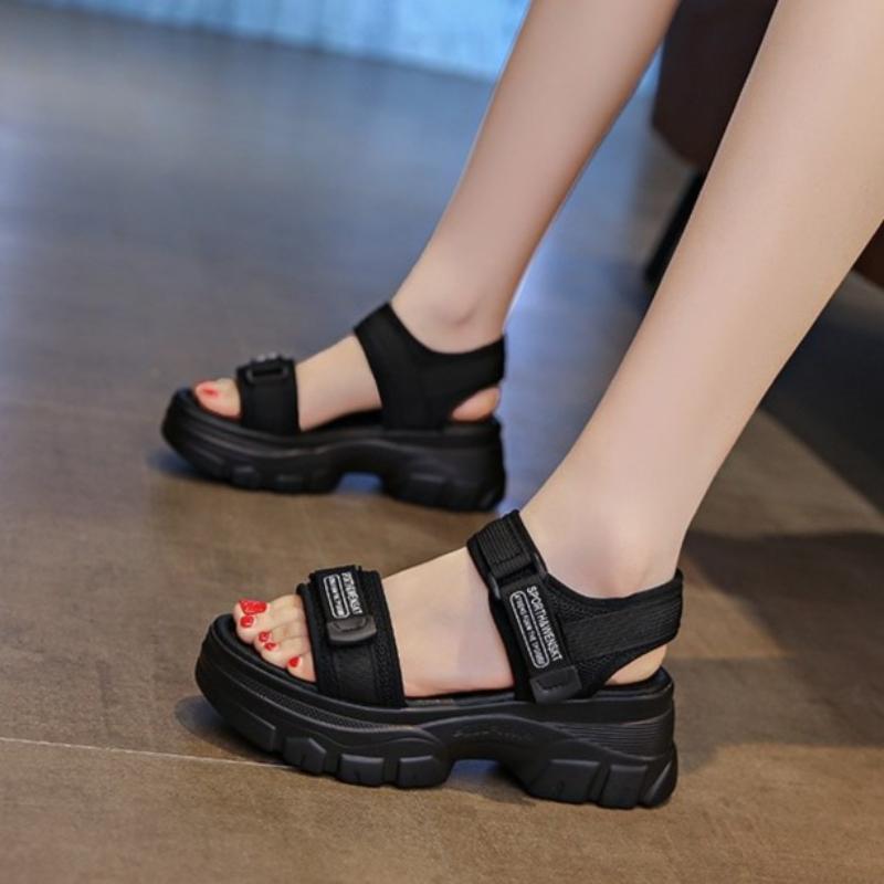

Модные летние женские сандалии 2025 Новые дышащие повседневные сандалии Модные удобные уличные пляжные туфли на толстой подошве Спортивные сандалии 35 чёрный