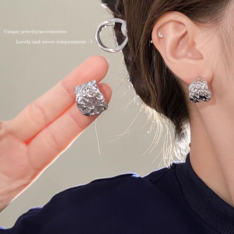 Irregular Hiphop Style Heart Stud Earrings For Women Niche Design French Light Luxury Style Jewelry Gift