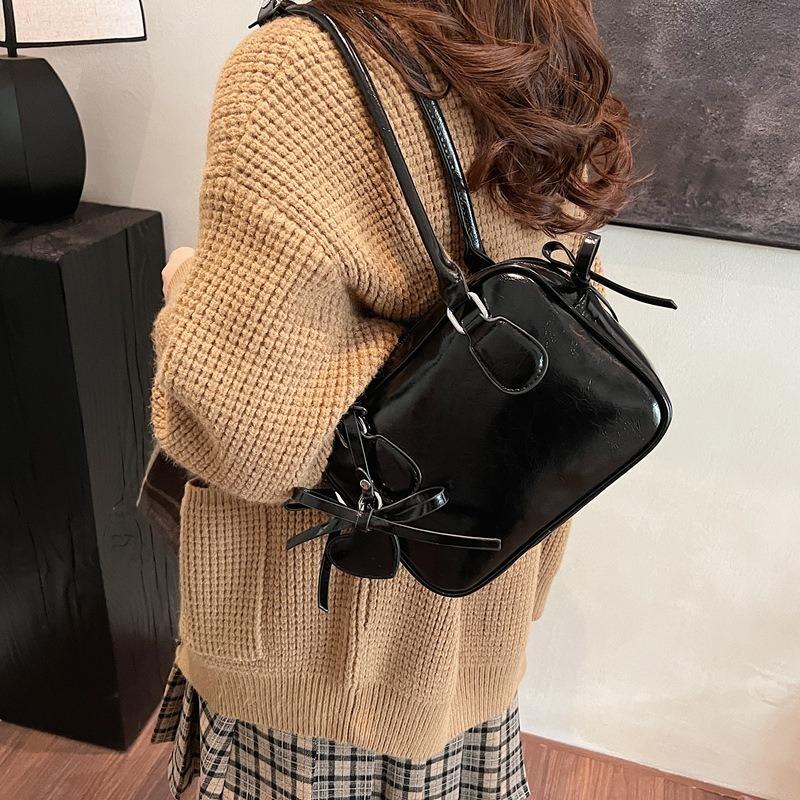 Premium Retro Small Square Bag Women's New Autumn and Winter Versatile Butterfly Shoulder Underarm Bag Commuter Bag