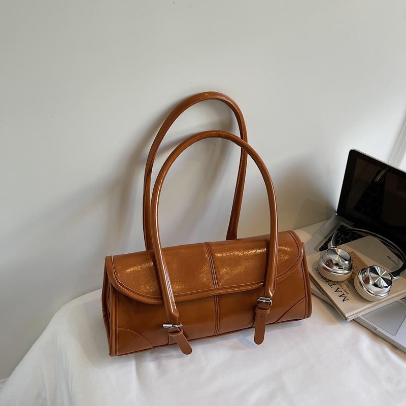 1Pc Oil Wax Leather Underarm Bag Women's High-end Niche Design Shoulder Bag Large Capacity Versatile Long Baguette Commuter Women's Bag