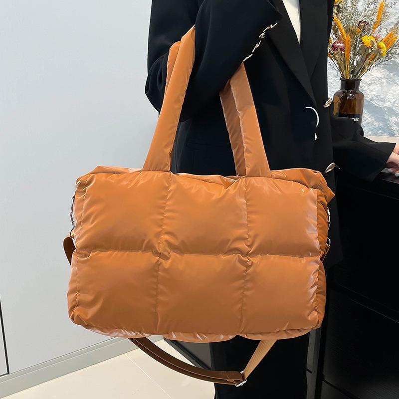 Wholesale Niche Fashionable Personalized Down Jacket Space Bag Trendy Versatile High-end Single Shoulder Messenger Women's Bag