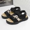 Nuove scarpe casual estive Velcro comode per guidare giovani traspiranti resistenti all'usura sandali