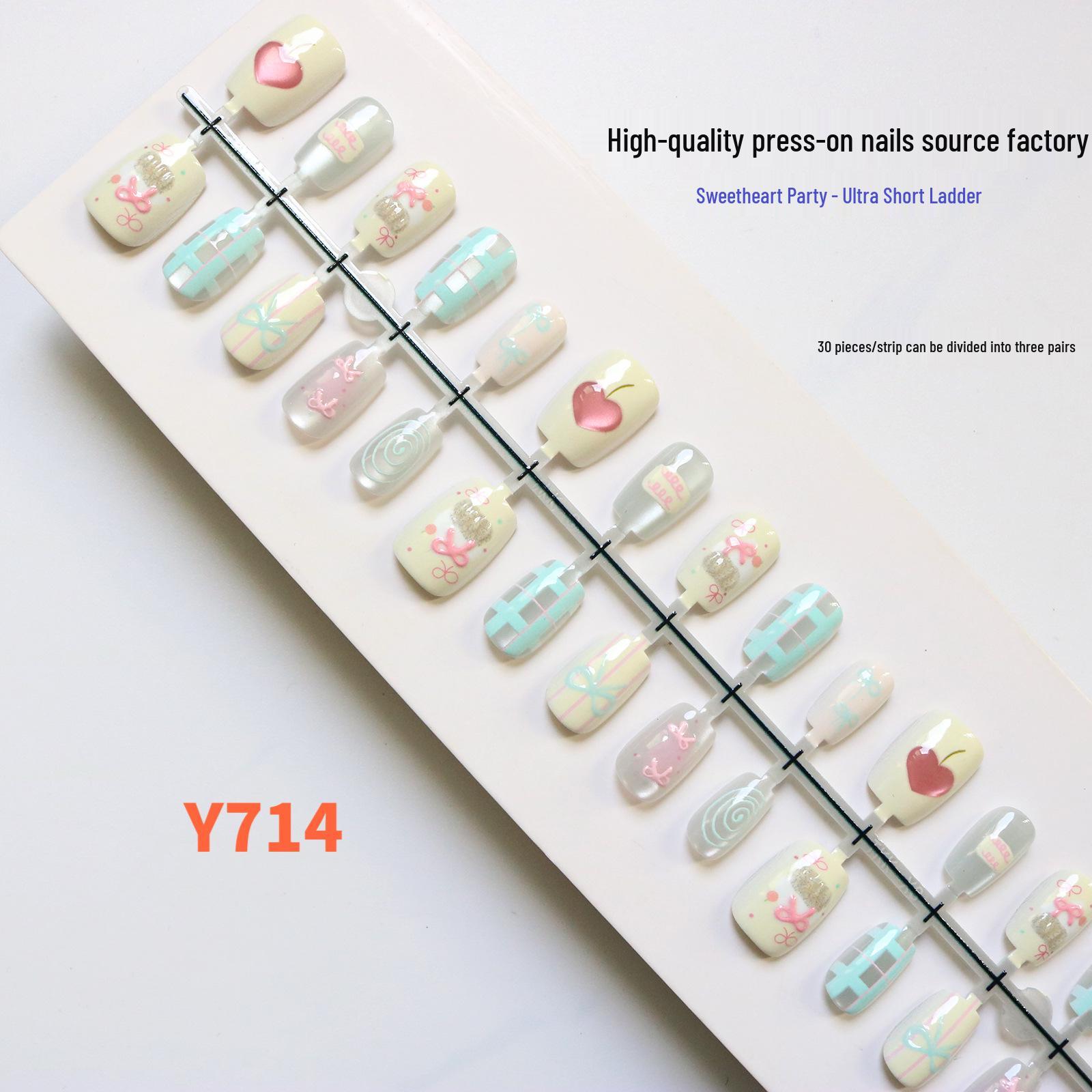 Cat Eye Embossed White Heart Nail Tips
