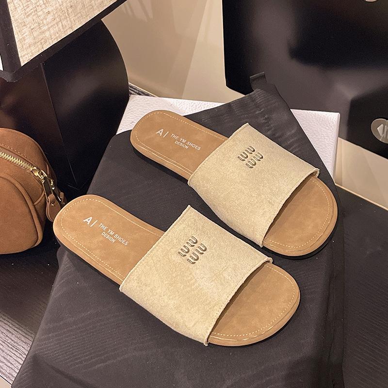 

Flat-bottomed cool slippers women s summer wear new beach skirt one-word metal sandals 2025 feel with high-end 40