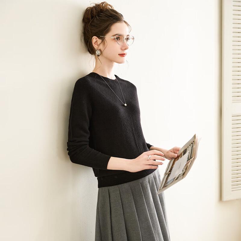 TUHUANG Women's Seamless Pure Wool Round Neck Sweater