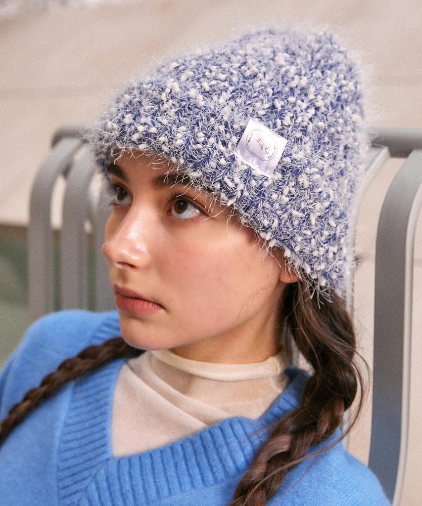Elkebeullum Lumpy Blue Beanie
