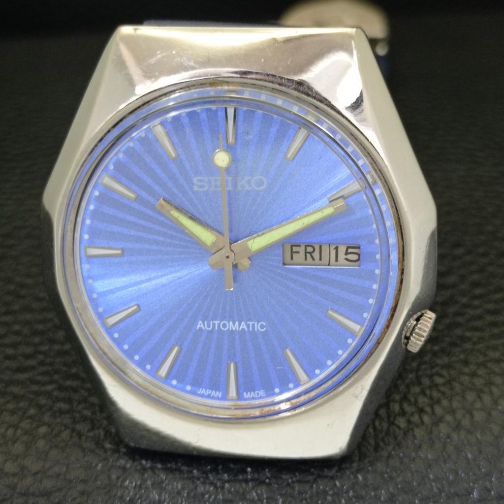 VINTAGE SEIKO AUTOMATIC JAPAN 7009A MENS SKY BLUE COLOR DIAL WATCH a701337-5 R206a-a701337