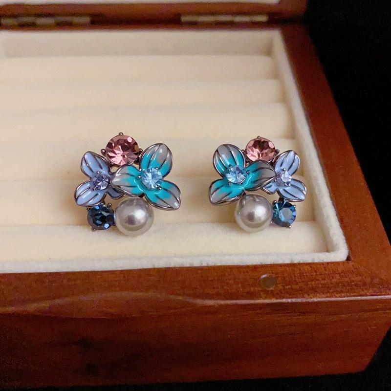 Dripping oil flower pearl stud earrings fashionable exquisite earrings light luxury high sense versatile earrings women