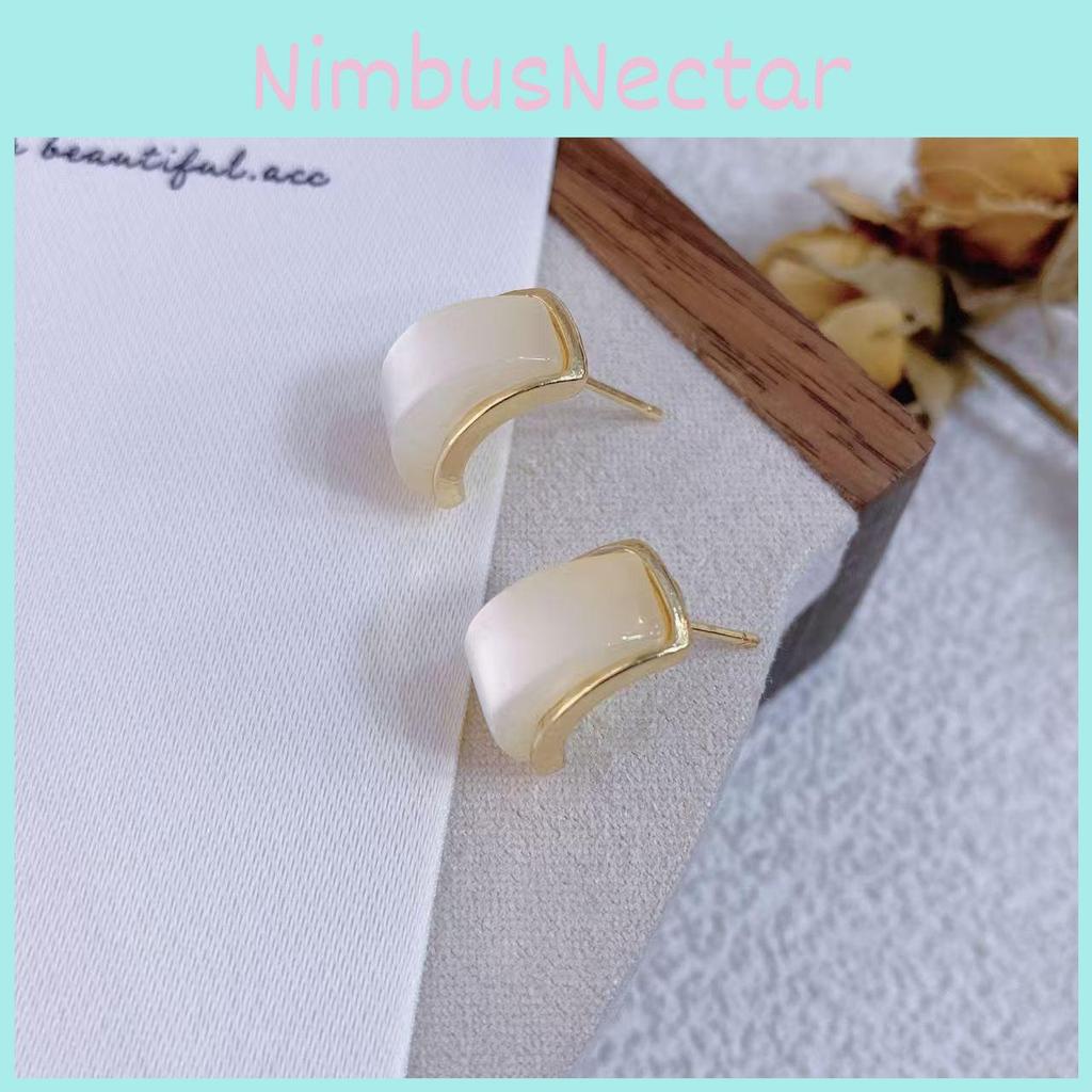 Feminine Alloy Ear Studs For Women With Geometric Circle Design Fashion And