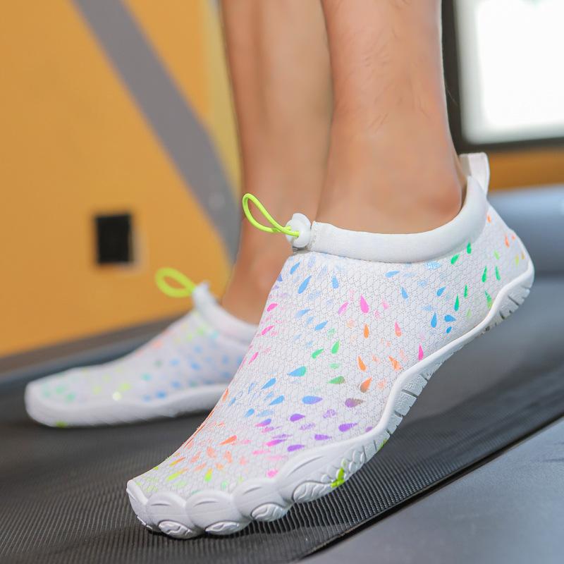 

Новая пара спортивной обуви для приседаний, обувь для йоги и фитнеса для зала, мягкая быстросохнущая удобная обувь для ручья, пляжа и плавания 36