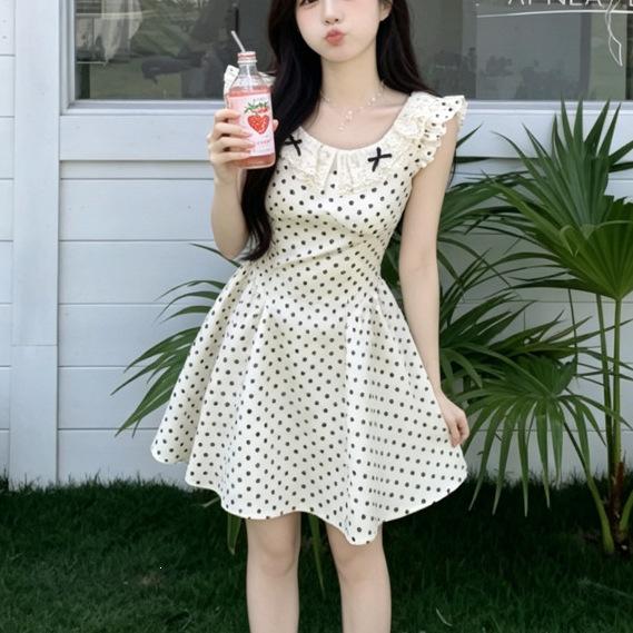 Lace splicing bow polka dot flying sleeve dress small woman summer slim waist short A-shaped skirt