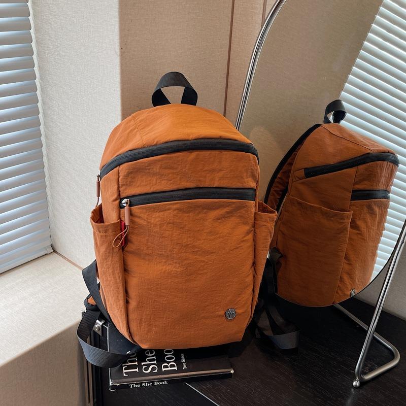 New Outdoor Leisure Schoolbag Women's Mountaineering Sports Lightweight Small Backpack Going Out Niche Lightweight Backpack