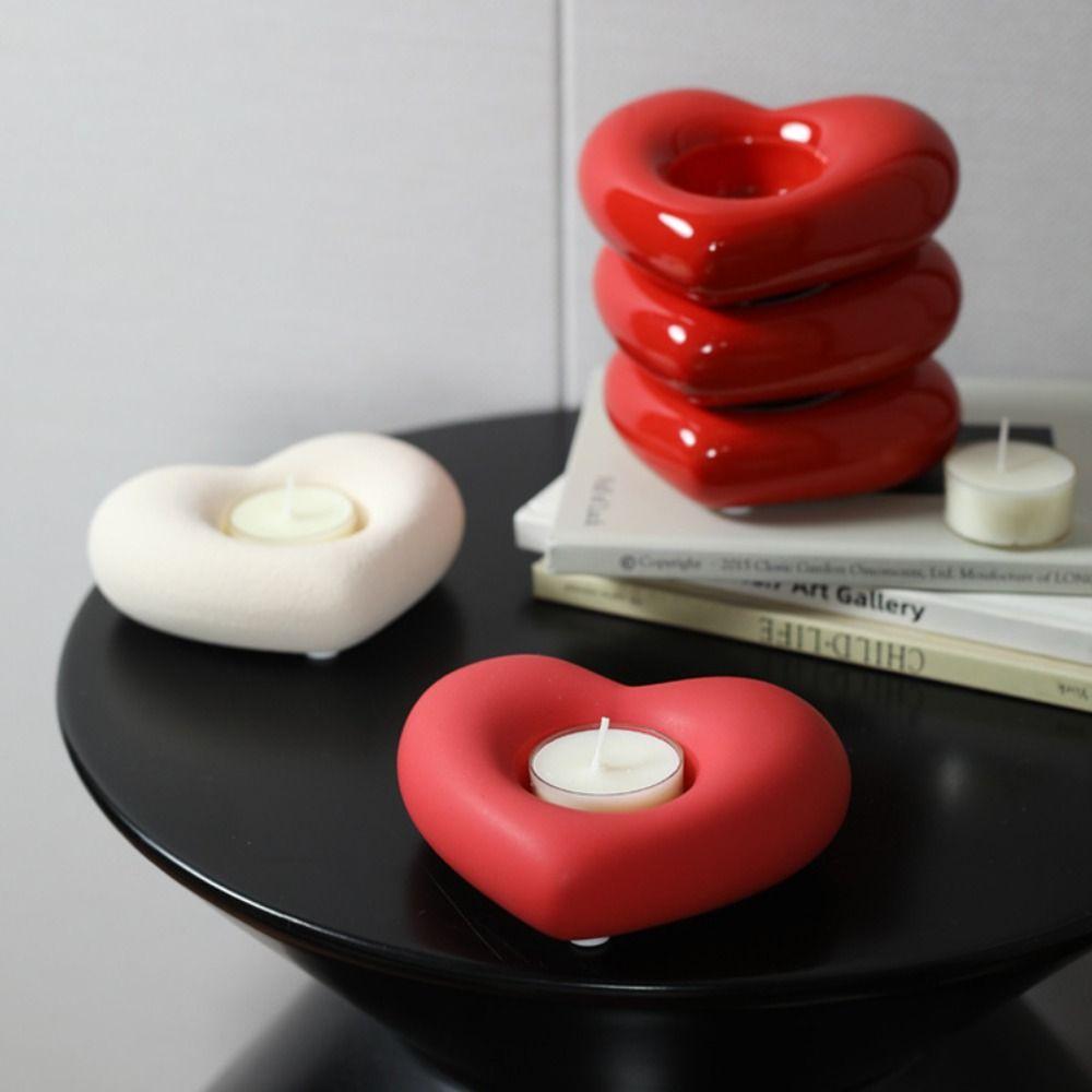 Red/White Color Heart Shaped Candle Holders Ceramic Material Romantic Candle Stand  Dining Table