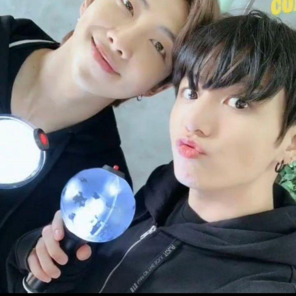 [USED] Official BTS MOS Tour Hoodie, Size M