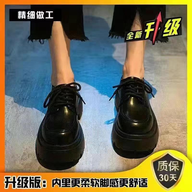 Dicker Absatz dicke Sohle weiße kleine Lederschuhe zum Schnüren Britischer Stil Retro Damen Koreanische Version Einzelne Schuhe neuer Trend im Sommer 2024