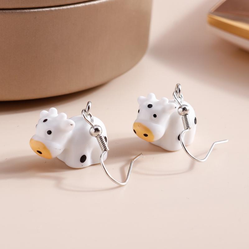 Cute Resin 3D Cow Earrings for Women Girls Cartoon Animal Dangle Earrings Party Holiday Jewelry Gift