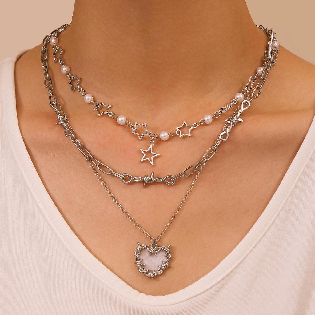 Retro Double-Layer Heart Pendant Necklace with Imitation Pearl