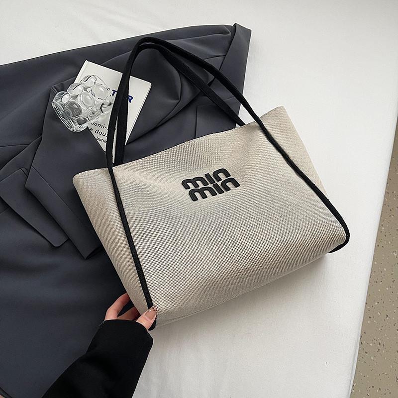 Stylish And Spacious Canvas Tote Bag For Women Ideal For Autumn Winter Casual Outings