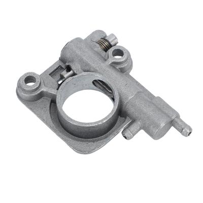 Chainsaw Oil Pump Iron High Hardness Engine Oil Pump for CS350 CS2600 Oil Pump Iron Chainsaw Oil Pump