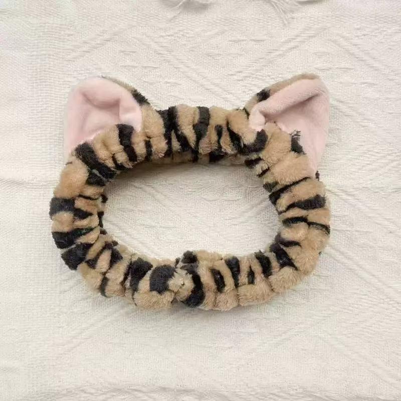 Strawberry Bear Plush Headband: Non-Slip Cute Cartoon Hair Accessory for Girls