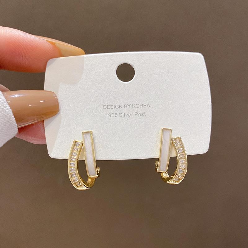 

925 Silver Needle Douyin Explosive Earrings Women s Niche Design Sense Micro-inlaid Zircon Stud Earrings Light Luxury Earrings