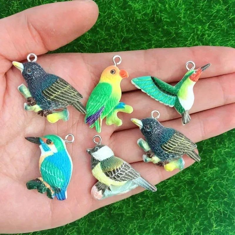 10 Stück Helle Spatzen Papageien Kolibris Harz Anhänger Cartoon Vogel Tier Kleiner Anhänger DIY Bastelbedarf für Ohrring Schmuckherstellung