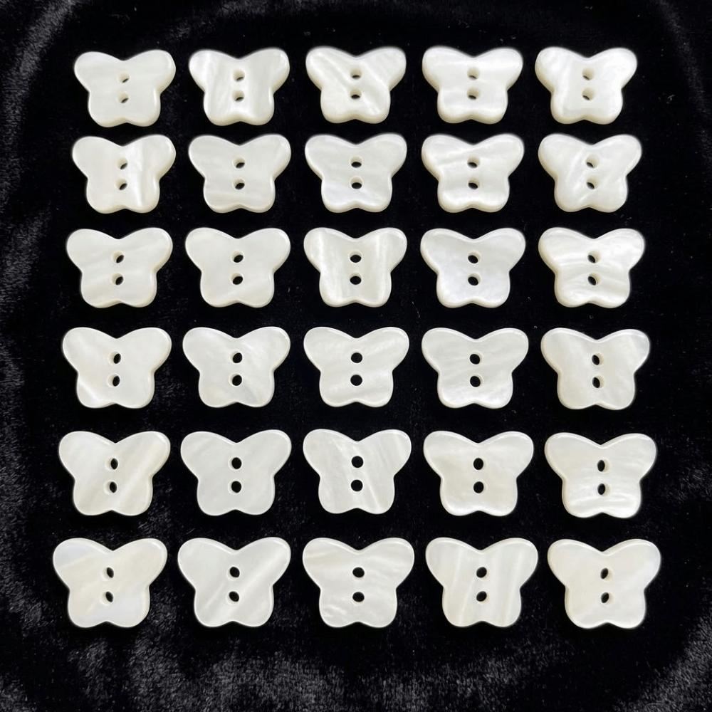 

30pcs Mini Glossy Surface Heart Buttons Cute White Butterfly Buttons 2 Holes Creative Resin Buttons Clothing Coat