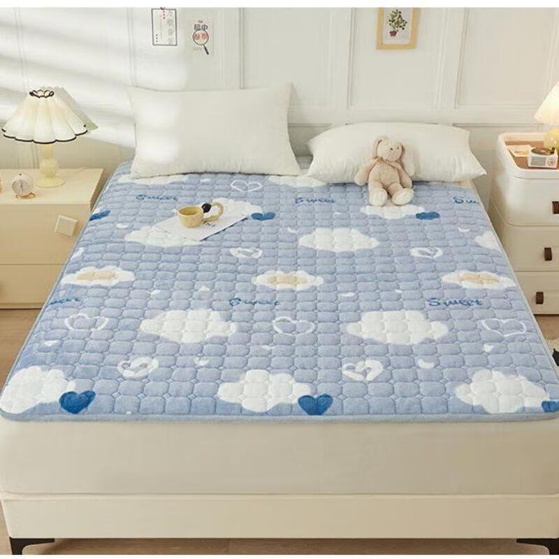 Зимний матрас-топпер JINGRUIXIANG из молочного бархата с наполнителем