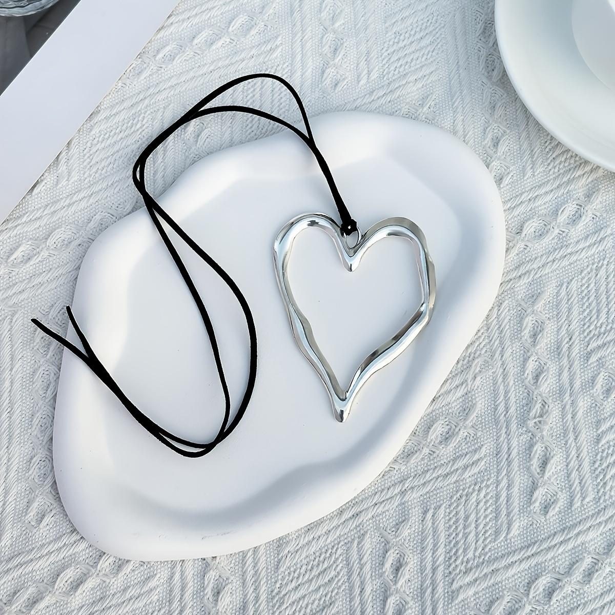 

1pc Retro Heart Pendant Necklace Sweater Chain Bohemian Ethnic Jewelry