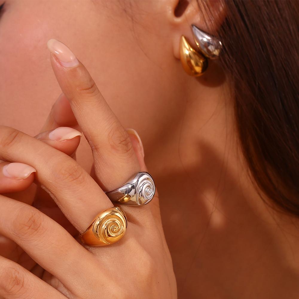 2025 Surface Turbine Conch Shaped 18K Gold Ring, Suitable for Women's Jewelry, Daily Waterproof Jewelry and Accessories